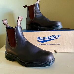 Blundstone Stout Brown Chisel Toe Dress Chelsea Boots